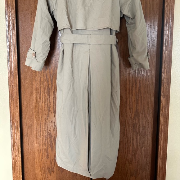 Classic Tan Trench Coat - Picture 12 of 14